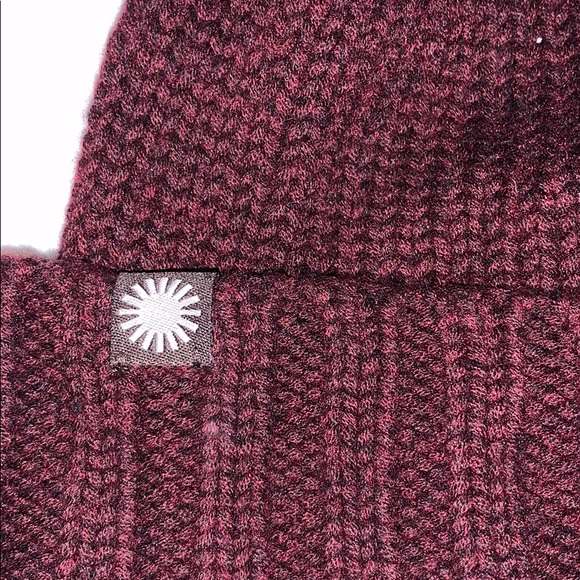 UGG Beanie - Picture 2 of 3